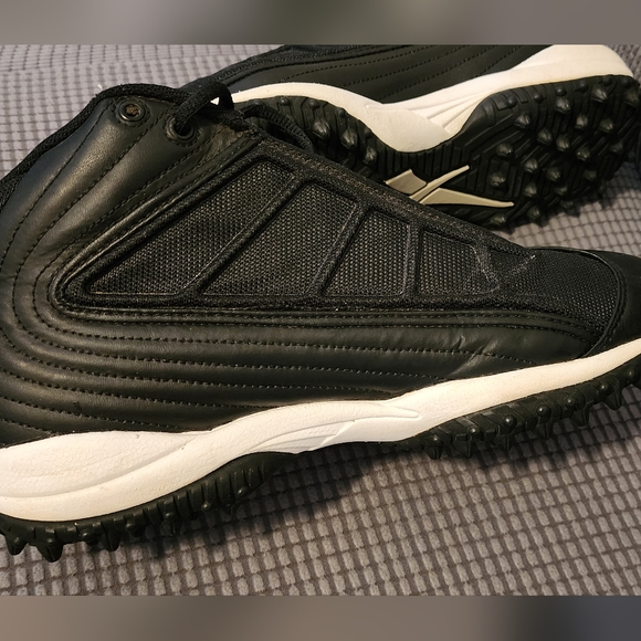 Reebok Official NFL Turf Football Cleats - Picture 5 of 9